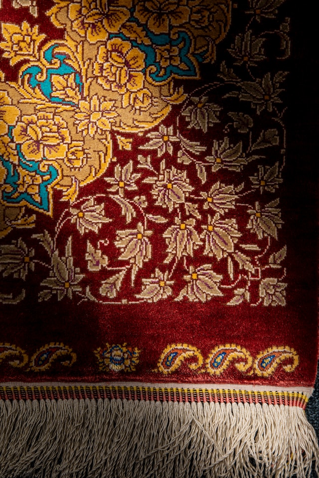 Popular Designs and Patterns Found on Aztec Rugs